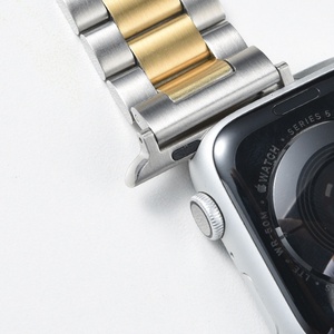 Bracelet de montre Upro en or rose pour Apple Watch Classic, bracelet en acier inoxydable massif à trois maillons, compatible avec les séries 8 et 7, 45 mm et 41 mm - Product Image 4