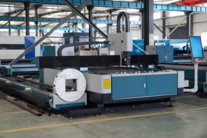 Machine de découpe laser à fibre CNC Raytools LX3015FCT 1500W pour la découpe de tôles et de tubes en métal/acier/aluminium avec lit de travail 1500X3000Mm - Product Image 4