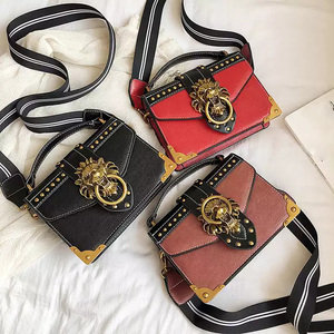 <span class=keywords><strong>Bolso</strong></span> de Hombro Cruzado y de Mano de Alta Calidad para Mujer, Pequeño y a la Moda <span class=keywords><strong>con</strong></span> Decoración de <span class=keywords><strong>Cadena</strong></span> y Borla a Precio Económico - Product Image 6