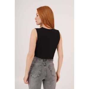 Wholesale <b>Black</b> V-Neck Buttoned Triangle Cut <b>Vest</b> Casual Outer Top Vintage Decoration Logo Crocheted <b>Knitted</b> Woolen Woven PU - Product Image 2