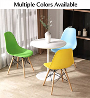 Chaise ergonomique moderne en plastique PP avec pieds en bois massif ou en métal, tabourets de bar de luxe faits à la main pour la maison, le commerce et l'extérieur