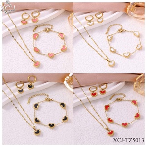 Ensemble de bijoux en acier inoxydable plaqué or 18 carats, style girly, collier, bracelet et boucles d'oreilles en émail en forme de cœur - Product Image 2