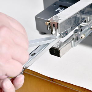 200/dak 24W düşük güç tüketimi dayanıklı Metal inşaat profesyonel çok kafa kağıt kartı zımba makinesi - Product Image 3