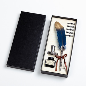 Ensemble <span class=keywords><strong>de</strong></span> stylos <span class=keywords><strong>plume</strong></span> vintage personnalisés avec logo, corps gravé, support en argent, <span class=keywords><strong>plume</strong></span> naturelle, vente en gros - Product Image 6