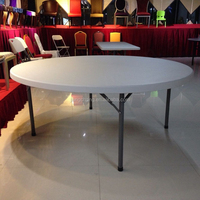 Mesa de Comedor Plegable de Plástico HDPE con Diseño Moderno, Construcción Duradera, Resistente al Agua, Capacidad de 500 kg para Uso en Exteriores y Aplicaciones Hoteleras