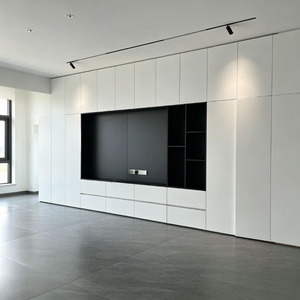 Console <span class=keywords><strong>TV</strong></span> bicolore personnalisable BALOM avec armoires supérieures blanches, niche <span class=keywords><strong>TV</strong></span> en <span class=keywords><strong>bois</strong></span> <span class=keywords><strong>et</strong></span> étagères flottantes à niveaux - Product Image 6