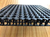 Cellule de drainage modulaire en HDPE pour la rétention et le drainage de l'eau, idéale pour les toits végétalisés, les jardinières et les systèmes de gestion des eaux souterraines