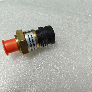 Capteur de pression d'huile RUIPEI 15047336 OEM pour excavatrice FH12 EW160B EW180B avec garantie de 6 mois - Product Image 3