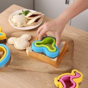 Flower Dinos Circle Mickey Sandwich Cutter and Sealer Bread Sandwiches Maker para Kids Bento Box - Product Image 4