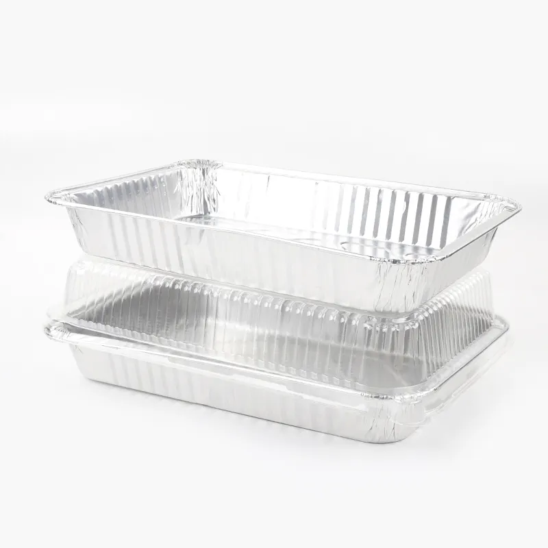 La plaque de cuisson en papier d'aluminium avec couvercle est facile à transporter et peut être utilisée dans les boîtes à emporter d'affaires