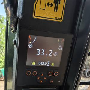 2023 <span class=keywords><strong>GEHL</strong></span> R164 Kompakt lader mit Kehrmaschine 500 Stunden Hervorragender Zustand - Product Image 4