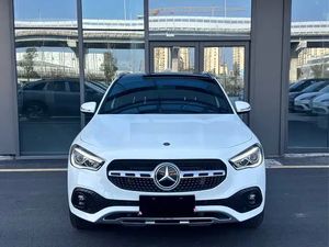 Exportation de voitures d'occasion de Chine - <span class=keywords><strong>Mercedes</strong></span>-Benz <span class=keywords><strong>GLA</strong></span> 200 <span class=keywords><strong>SUV</strong></span> compact de luxe <span class=keywords><strong>2022</strong></span> - Product Image 2