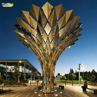 Escultura de Gran Tamaño en Acero Inoxidable para Árbol, Acabado Espejo, para Jardín, Patio, Paisaje con Vista a la Montaña