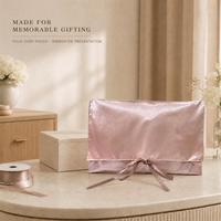 Pochette cadeau pliable en satin personnalisée avec fermeture à ruban, logo personnalisé, fournisseur en gros OEM/ODM
