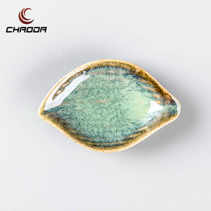 CHAODA Plats à tremper en céramique écologiques en forme <span class=keywords><strong>de</strong></span> <span class=keywords><strong>feuille</strong></span> verte Soucoupe en porcelaine Sauce à sushi Plats à tremper - Product Image 3