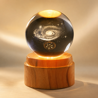 Boule de cristal gravée au laser 3D rotative automatique personnalisée avec base LED chaude, cadeau personnalisé, décoration