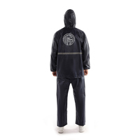 Imperméable de mode en polyester pour homme avec logo personnalisé et éléments réfléchissants, idéal pour le camping et la moto
