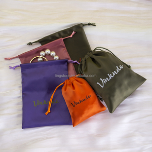 Bolsa de Embalaje de Joyería de Satén de Seda Personalizada, 9*12cm, Lujosa, a Prueba de Polvo, para Guardar Collares, Maquillaje, Bodas/Navidad - Product Image 1