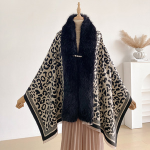 Chal de Invierno de Marca de Lujo para Mujer, Diseño Geométrico de Animales, Sensación de Cachemira, Chal Poncho con Cuello de Piel Sintética para Fiesta - Product Image 6