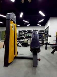 Banc de musculation incliné professionnel à charge guidée pour salle de sport - Product Image 5