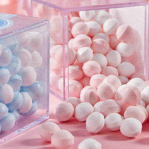 Bonbons en forme de petites boules transparentes en boîte, 85g, multi-saveurs, menthe, sans sucre, faible en gras, rafraîchissant, floral, sucré - Product Image 3