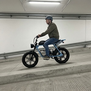 Bicicleta Eléctrica Urbana Compacta de Giro Rápido con Horquilla de Suspensión Delantera, Bicicleta Eléctrica para Estacionamiento en Centros Urbanos y Rampas de Garajes - Product Image 2