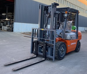 Venta caliente 3 toneladas 3,5 toneladas 5 toneladas carretilla elevadora diesel de buena calidad con transmisión de cambio lateral