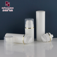 Bouteilles à pompe sans air en plastique PP avec décoration anneau doré 15ML 30ML 50ML