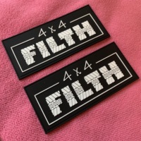 Étiquette en caoutchouc PVC avec logo de marque en relief 3D, toucher parfait, étiquette en caoutchouc 3D