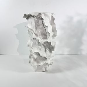 Vase moderne froissé de style nordique pour la décoration intérieure - Product Image 1