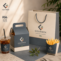 Emballages personnalisés pour plats à emporter de restaurant avec boîte à burger, carton à frites, manchon d'emballage, gobelet à café, sac en papier et boîtes combo à poignée.