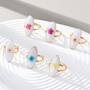 Anillo de acero inoxidable con goteo de aceite personalizado, flor ovalada, luz Simple, anillo de flores secas inmortales de lujo para mujer, venta al por mayor - Product Image 1