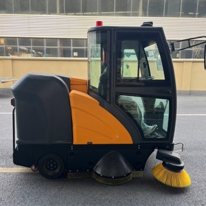 C190 điện công nghiệp Ride-on đường phố tầng quét Máy 48V - Product Image 5