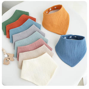 Écharpe triangle pour bébé en gaze unie serviette de salive pour bébé nouveau-né avec boucle à pression circonférence Bavoir spot en gros - Product Image 3