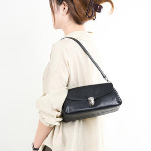 Bolso de Mujer de Cuero Retro de Moda, Novedad Transfronteriza, de Piel de Flor con Cristales, Bolso de Axila, Bandolera y de Hombro para el Día a Día - Product Image 4