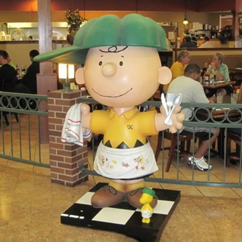 Statua su misura di Charlie Brown delle arachidi della resina della vetroresina per la decorazione domestica