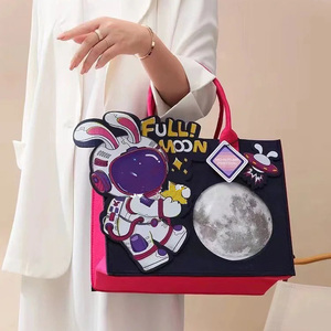 Sac organisateur portable en tissu feutré avec fenêtre transparente en PE pour la publicité de rue, le shopping ou comme cadeau promotionnel pour les fêtes - Product Image 6