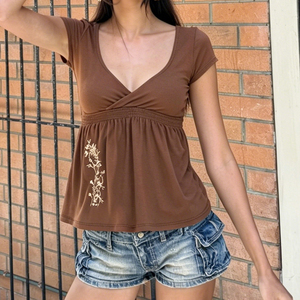 เสื้อยืดผู้หญิงคอวีลายดอกไม้ปักลายแขนสั้นทรงเข้ารูปลำลองฤดูร้อนสตรีทแวร์ Y2K - Product Image 5
