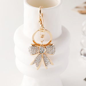 Portachiavi Professionale Stile Coreano con Lettera D in Strass e Fiocco, Accessorio per Chiavi Auto, Accessorio per Borsa, Ciondolo Regalo - Product Image 1