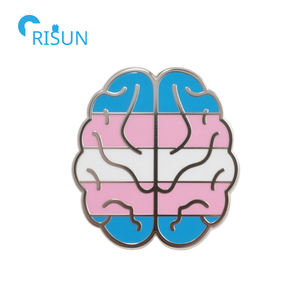 Pin de Solapa Personalizado con Diseño de Puño y Corazón, Movimiento de Derechos Transgénero, Orgullo LGBT, Bandera Trans, Broche Esmaltado - Product Image 6