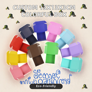 Caja de Cartón Corrugado Personalizada de 13*13*3cm, Pequeña y Colorida, para Envíos de Ropa, con Laminado Brillante/Mate, Papel Dorado y Materiales Reciclados - Product Image 2