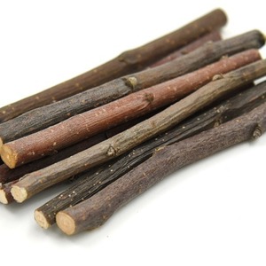 Bâtonnets à mâcher en branche de pomme 12cm 15cm, jouet pour animaux de compagnie en bois de pomme pour lapins, hamsters, chinchillas, cochons d'Inde, usage intérieur - Product Image 1