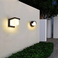 Lampu Dinding Luar Ruangan LED Tahan Air IP65 Lampu Dinding Sensor Gerak PIR AC85-265V Lampu Hias Taman Balkon Teras Rumah Dalam Ruangan