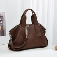 Sac fourre-tout géométrique uni personnalisé à faible MOQ pour femme, en cuir végétalien, bandoulière, poignée supérieure, luxe, portable, automne-été, résistant à l'eau