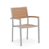 (E9948) table d'extérieur en bois en plastique de conceptions nordiques modernes pour la salle à manger de jardin