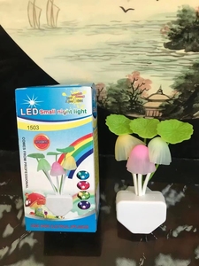 W121 OEM nấm hoa và để lại hình dạng hoàng hôn để bình minh cảm biến tường LED thiết kế ánh sáng mini cắm trong cho phòng ngủ - Product Image 6