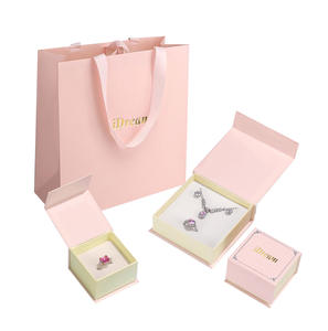 Boîtes d'emballage de bijoux carrées de luxe écologiques faites à la main avec logo personnalisé <span class=keywords><strong>IDream</strong></span> IDreampack, taille personnalisée, petite boîte en papier pour bijoux - Product Image 1