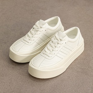 Zapatillas Blancas con Suela Gruesa Estilo 2026 para Hombre, Calzado Deportivo y Casual Moderno y Versátil para Primavera - Product Image 1