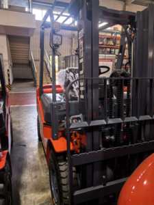 Chariots élévateurs diesel HELI 2.5 Chariot élévateur diesel à moteur <span class=keywords><strong>japonais</strong></span> de 3 tonnes 3.5 tonnes 4 5 tonnes élévateur folklorique de 6 mètres de hauteur de levage à vendre - Product Image 2