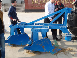 拖拉机用最优惠价格的犁地机 - 多条犁沟设计，适合大型农业 - 接受 OEM 和 ODM - Product Image 1